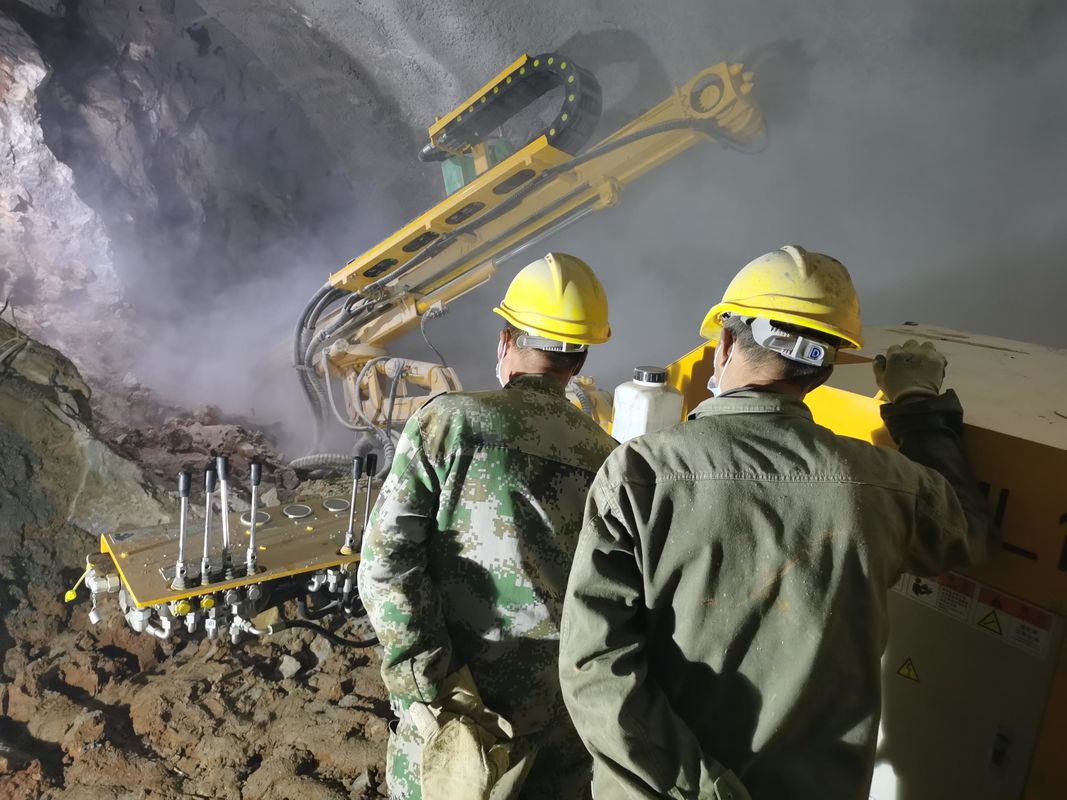 Roterende percussieboor Tunnelconstructie Rupstype Multifunctionele rotsboorinstallatie